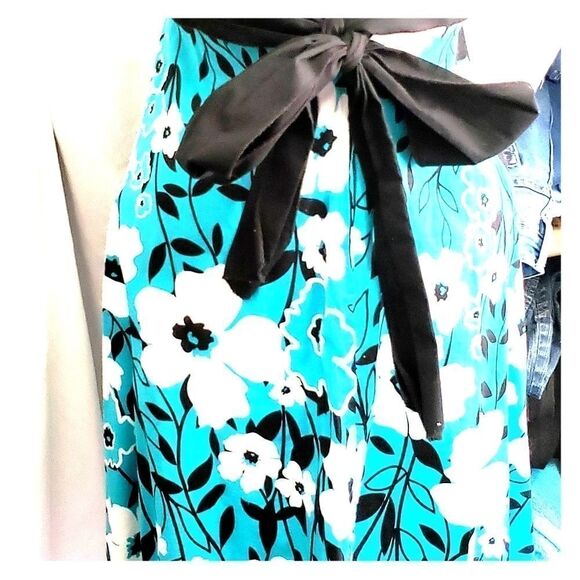 B Smart Floral Midi Dress Size 4 - Picture 4 of 6